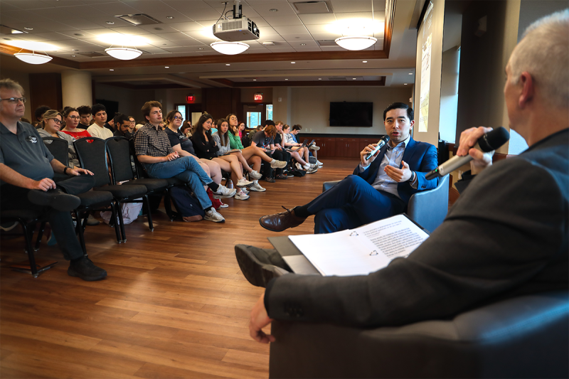 Rob Henderson talks to Brian Kisida during Open Minds Initiative event