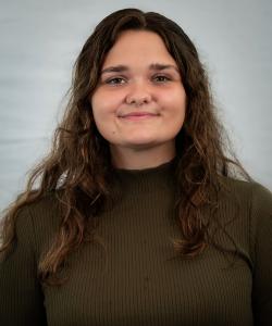 Maelee headshot